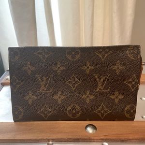 Louis Vuitton Change bag